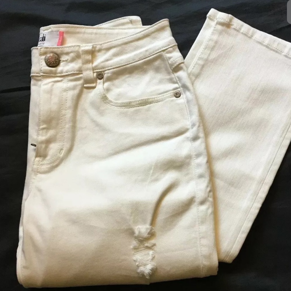 🎈CAbi ladies "High Slim" white denim jean size 4